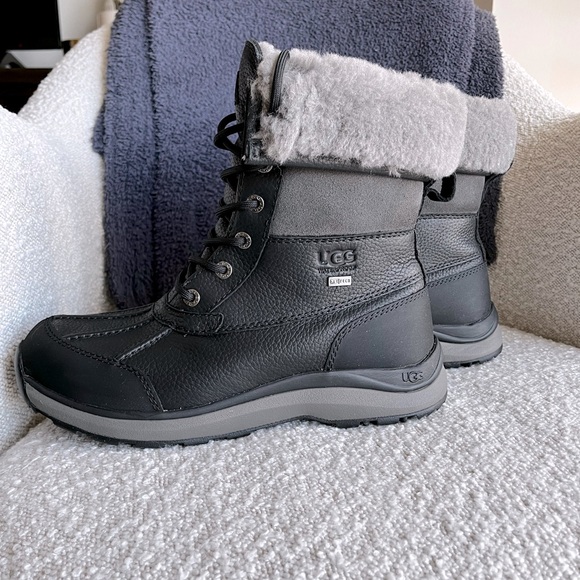 Women’s UGG Adirondack III Boots~ size 9 - Picture 1 of 12